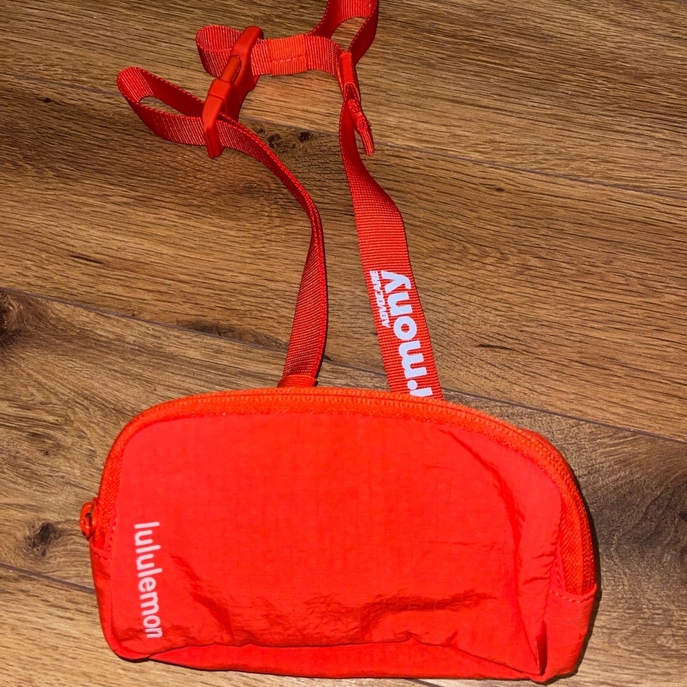 NEW red lululemon ft advocare harmony belt bag